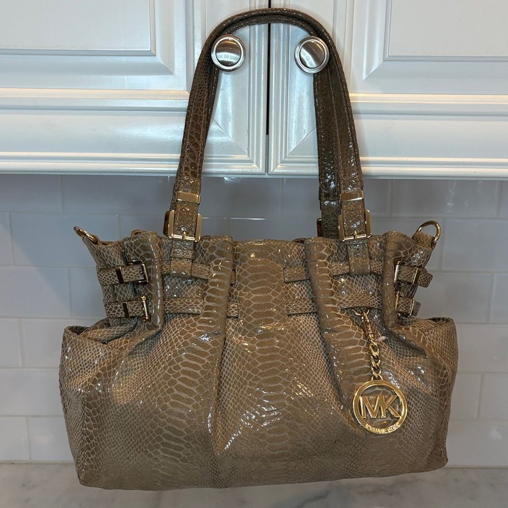Michael Kors Bag Purse Handbag Edie Python Snakeskin Leather Buckle Shoulder - Picture 2 of 16